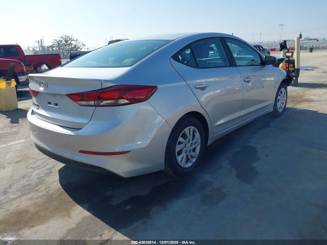 5NPD74LF0JH317365 Hyundai ELANTRA SE