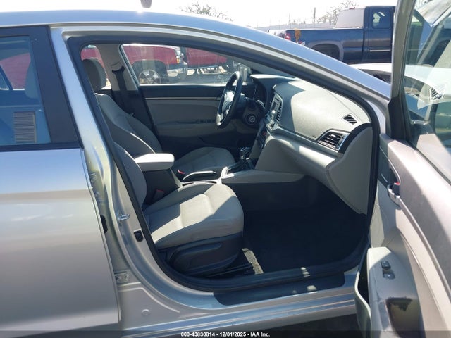 5NPD74LF0JH317365 Hyundai ELANTRA SE