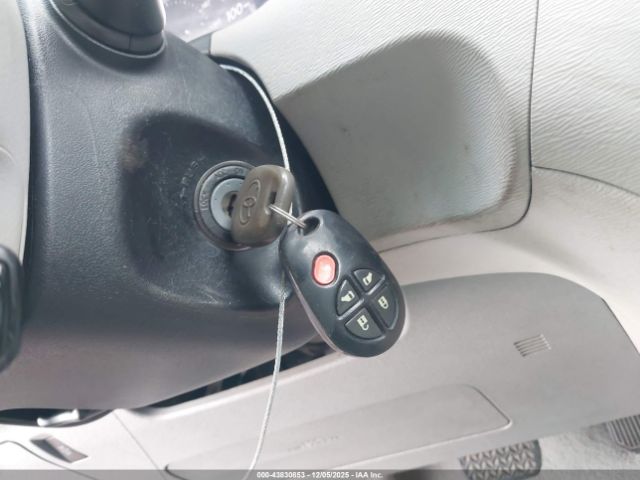 2011 TOYOTA SIENNA 5TDKK3DC7BS022604 Photo 10