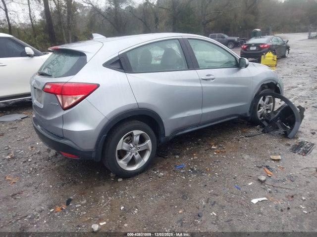 Honda HR-V LX 2018 3CZRU6H35JM717936 Image 4
