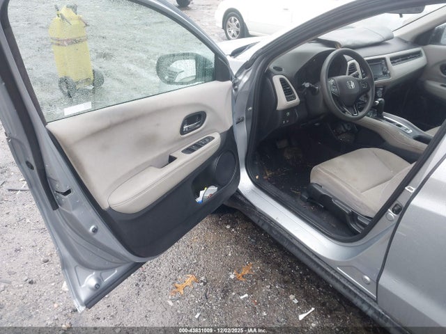 Honda HR-V LX 2018 3CZRU6H35JM717936 Image 9