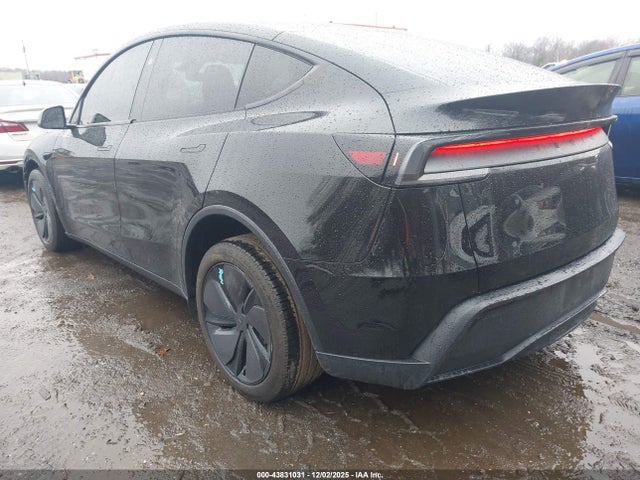 2026 TESLA MODEL Y 7SAYGDED3TA459188 Photo 2