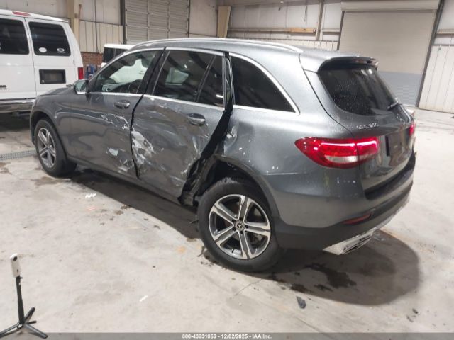 2017 MERCEDES-BENZ GLC 300 WDC0G4KB3HF233486 Photo 2