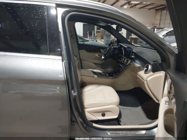 2017 MERCEDES-BENZ GLC 300 WDC0G4KB3HF233486 Photo 4