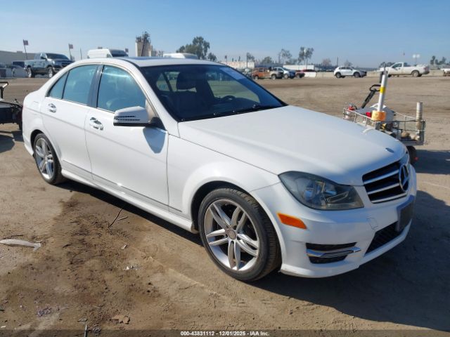 2014 MERCEDES-BENZ C 250 WDDGF4HB7ER303117