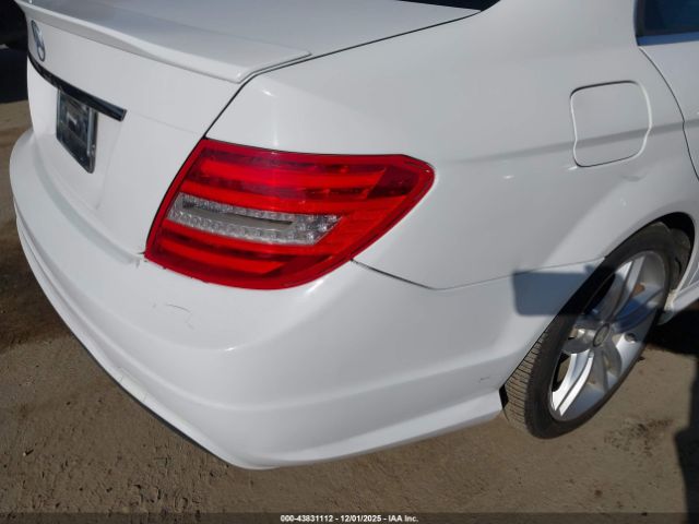 2014 MERCEDES-BENZ C 250 WDDGF4HB7ER303117 Photo 5