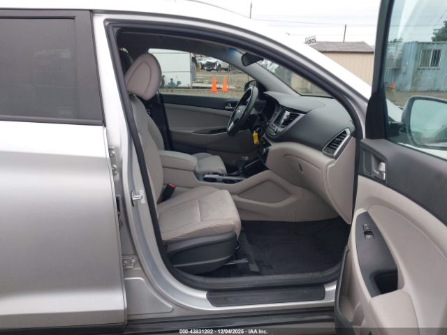 2018 HYUNDAI TUCSON KM8J3CA48JU766885 Photo 4
