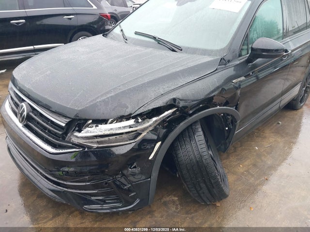 Продажа на аукционе авто 2022 Volkswagen Tiguan 2.0t Se R-line Black, vin: 3VVCB7AX6NM133766, номер лота: 43831299