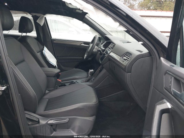 Продажа на аукционе авто 2022 Volkswagen Tiguan 2.0t Se R-line Black, vin: 3VVCB7AX6NM133766, номер лота: 43831299
