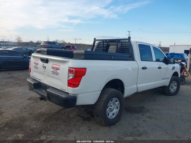2019 NISSAN TITAN XD 1N6BA1F33KN511265 Photo 3
