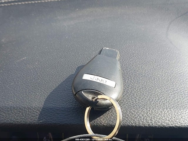 Продаж на аукціоні авто 2015 Jeep Cherokee Latitude, vin: 1C4PJLCB6FW730947, номер лоту: 43831369