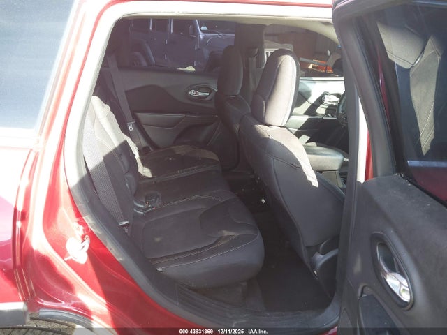 Продаж на аукціоні авто 2015 Jeep Cherokee Latitude, vin: 1C4PJLCB6FW730947, номер лоту: 43831369