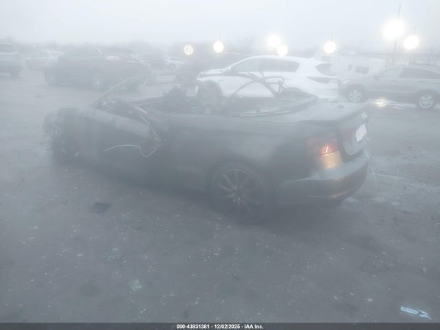 2016 AUDI A3 WAU38LFF2G1095343 Photo 2