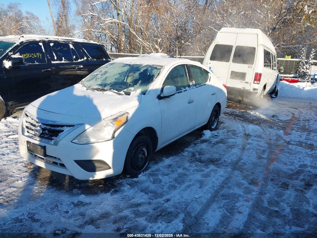 2019 NISSAN VERSA 3N1CN7AP0KL848973 Photo 1