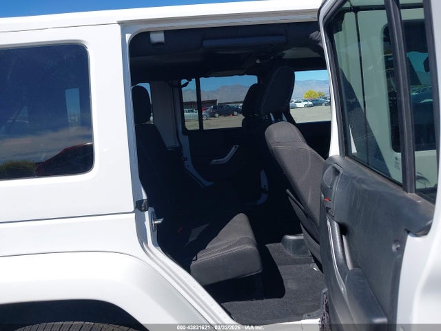 1C4BJWEG6GL251774 Jeep Wrangler Unlimited Sahara