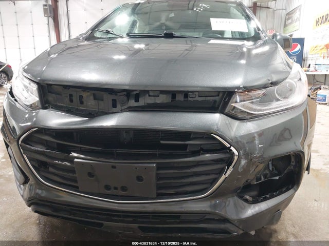 3GNCJPSB3HL160462 Chevrolet Trax Lt