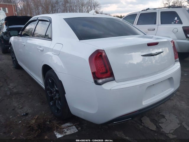 2022 CHRYSLER 300 2C3CCARG1NH134582 Photo 2