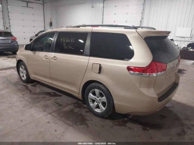 2012 TOYOTA SIENNA 5TDKK3DC3CS216709 Photo 2