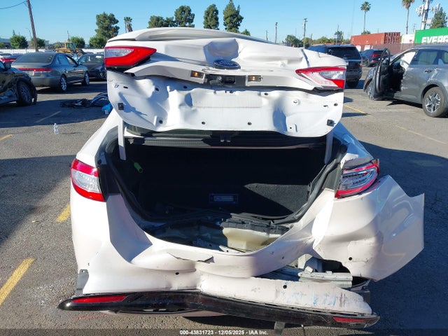 Ford Fusion Energi Titanium 2015 3FA6P0SU1FR225905 Image 16
