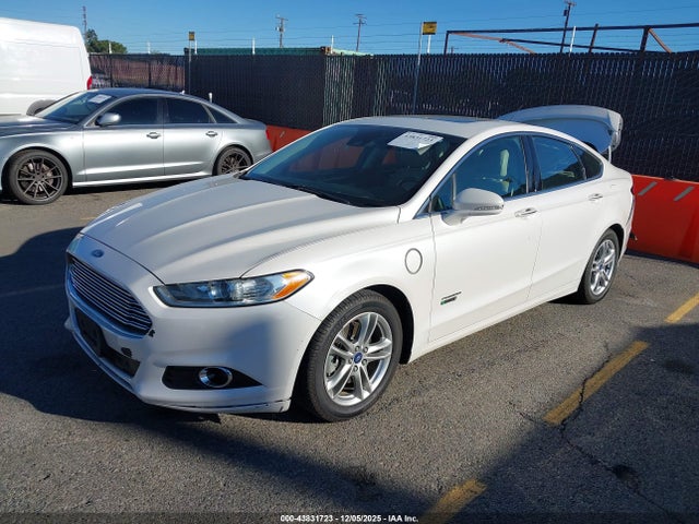 Ford Fusion Energi Titanium 2015 3FA6P0SU1FR225905 Image 2