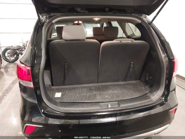 KM8SMDHF3HU255920 Hyundai Santa Fe Se