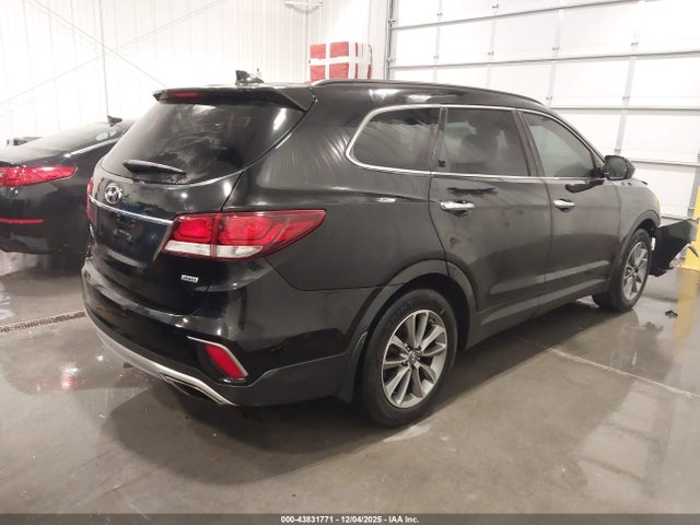 KM8SMDHF3HU255920 Hyundai Santa Fe Se