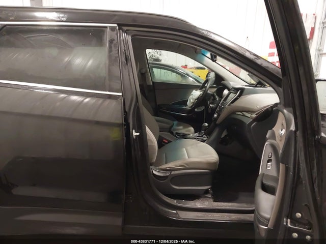 KM8SMDHF3HU255920 Hyundai Santa Fe Se