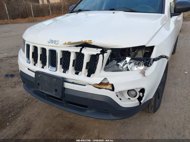 2014 JEEP COMPASS 1C4NJDBB4ED879883 Photo 5