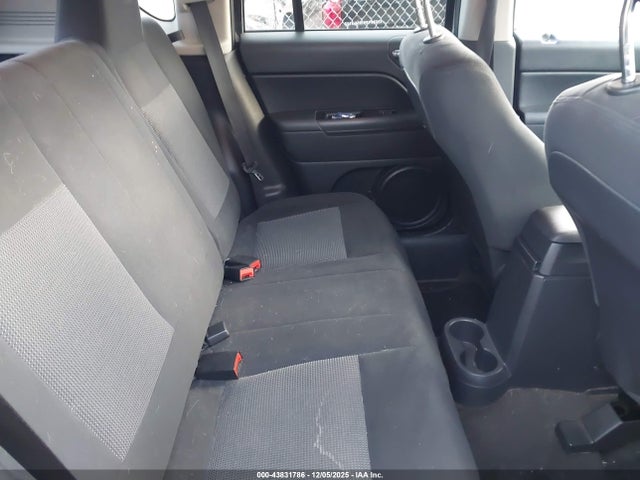 2014 JEEP COMPASS 1C4NJDBB4ED879883 Photo 7