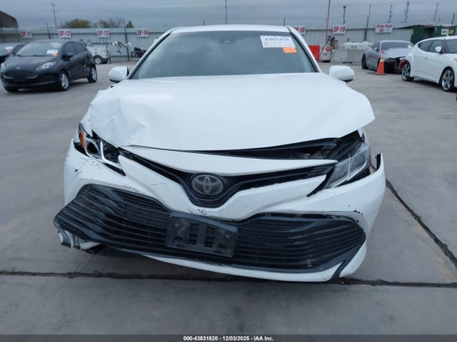 4T1B11HK8JU565359 Toyota CAMRY LE