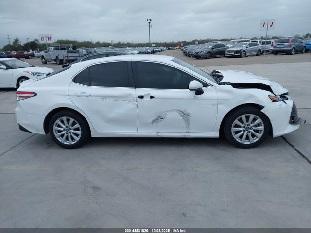 4T1B11HK8JU565359 Toyota CAMRY LE