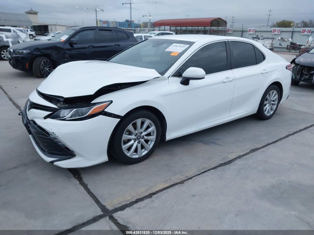 4T1B11HK8JU565359 Toyota CAMRY LE