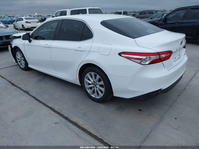 4T1B11HK8JU565359 Toyota CAMRY LE