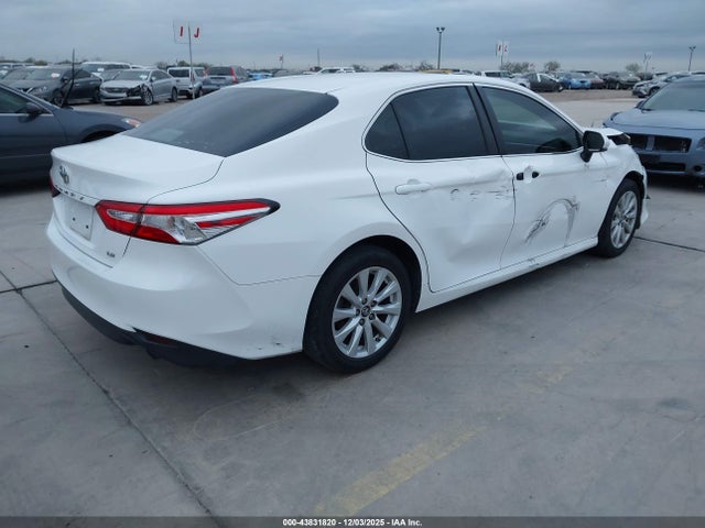 4T1B11HK8JU565359 Toyota CAMRY LE