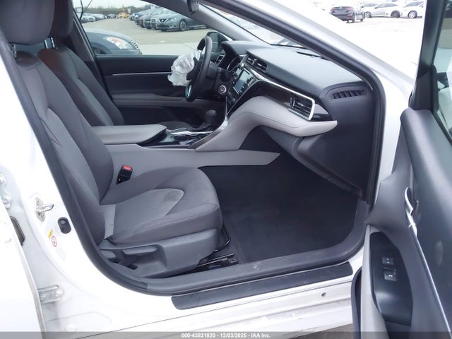 4T1B11HK8JU565359 Toyota CAMRY LE