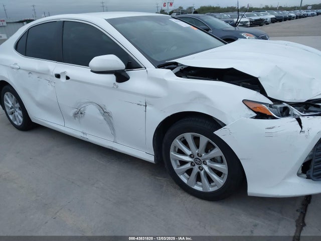 4T1B11HK8JU565359 Toyota CAMRY LE