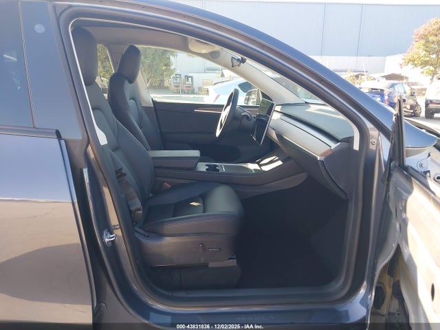 2023 TESLA MODEL Y 7SAYGDEF2PF634220 Photo 4