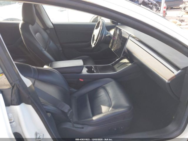 2018 TESLA MODEL 3 5YJ3E1EA3JF003807 Photo 4