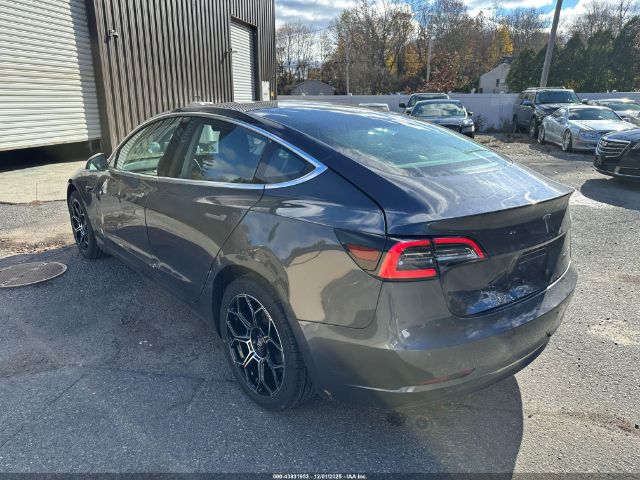 2018 TESLA MODEL 3 5YJ3E1EB1JF119497 Photo 2