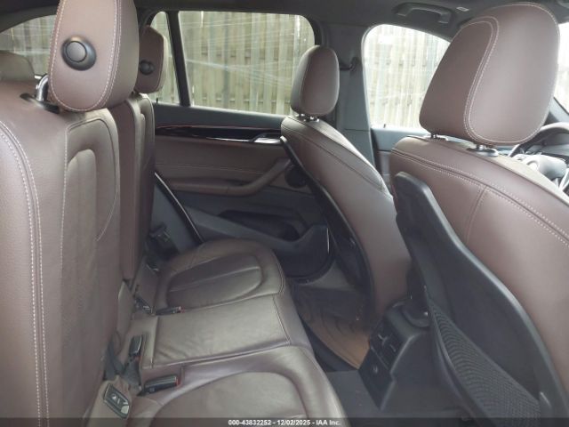 2017 BMW X1 WBXHT3C31H5F83846 Photo 7