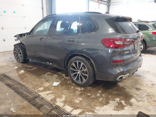 2019 BMW X5 5UXCR6C57KLL02303 Photo 2