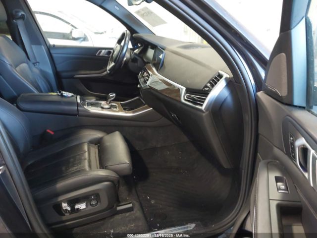 2019 BMW X5 5UXCR6C57KLL02303 Photo 4