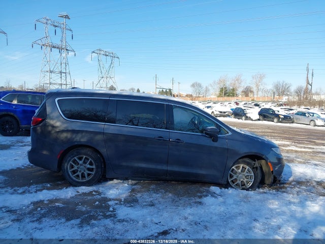 Aukcja sprzedaży 2023 Chrysler Pacifica Touring L, vin: 2C4RC1BG1PR532856, numer aukcji: 43832326