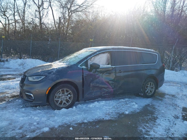 Aukcja sprzedaży 2023 Chrysler Pacifica Touring L, vin: 2C4RC1BG1PR532856, numer aukcji: 43832326