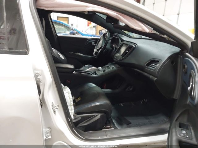 2016 CHRYSLER 200 1C3CCCDG8GN139632 Photo 4