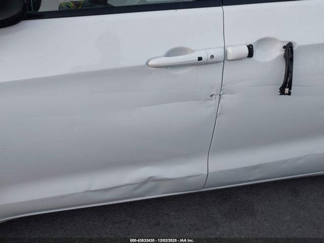 Chrysler Pacifica Hybrid Touring L 2023 2C4RC1L72PR618594 Image 18