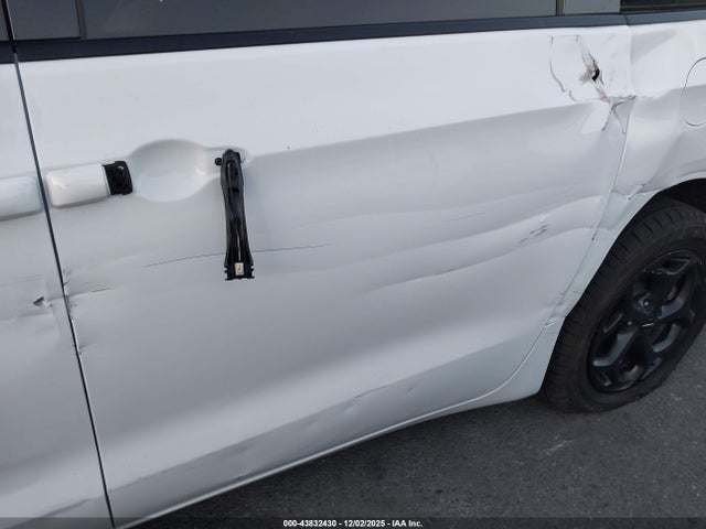 Chrysler Pacifica Hybrid Touring L 2023 2C4RC1L72PR618594 Image 19