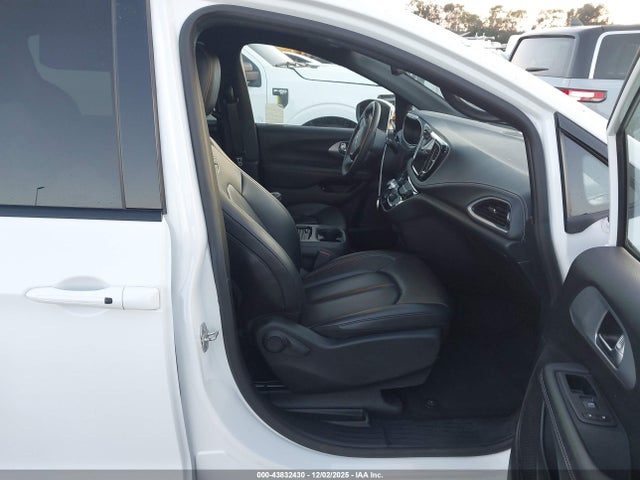 Chrysler Pacifica Hybrid Touring L 2023 2C4RC1L72PR618594 Image 5