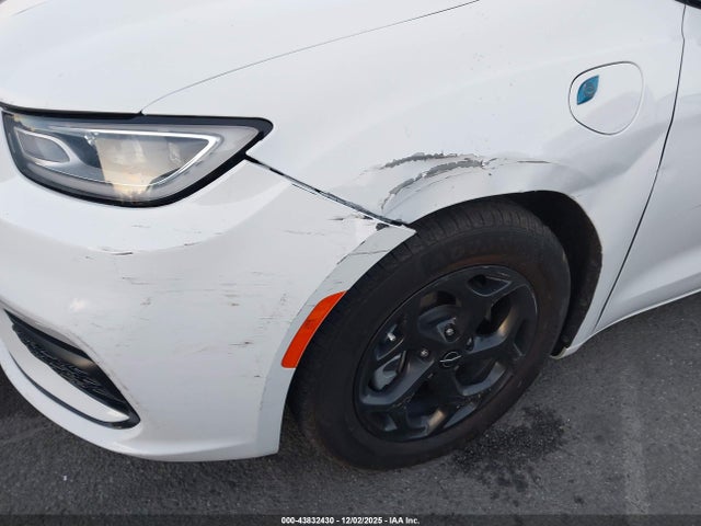 Chrysler Pacifica Hybrid Touring L 2023 2C4RC1L72PR618594 Image 6