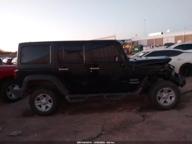 43832516 :رقم المزاد ، 1C4BJWDG8EL136687 vin ، 2014 Jeep Wrangler Unlimited Sport مزاد بيع